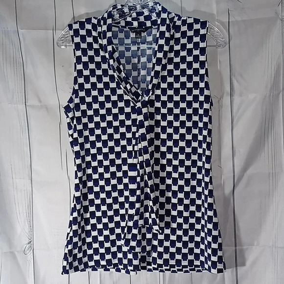 Banana Republic Tops - Banana Republic sleeveless shirt